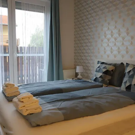 Airport Luxury With Balcony + Free Parking Апартаменты