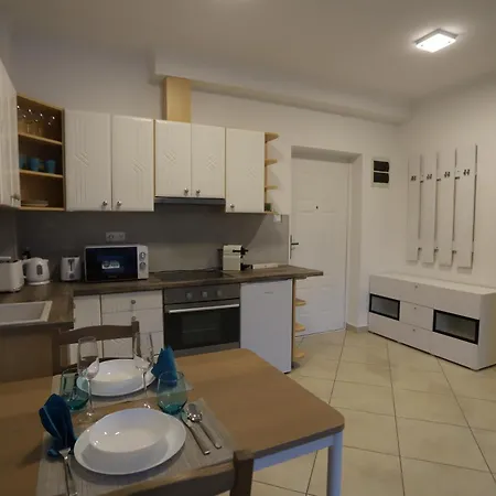 Apartament Airport Luxury With Balcony + Free Parking *