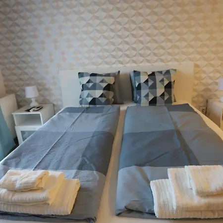 Airport Luxury With Balcony + Free Parking