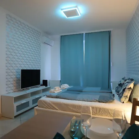 Airport Luxury With Balcony + Free Parking Апартаменты Вечеш