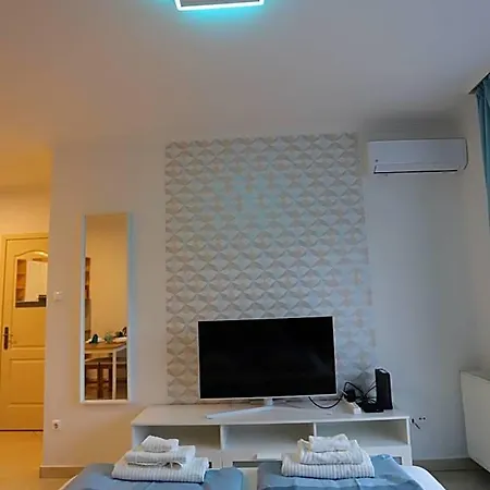 Airport Luxury With Balcony + Free Parking 베체스